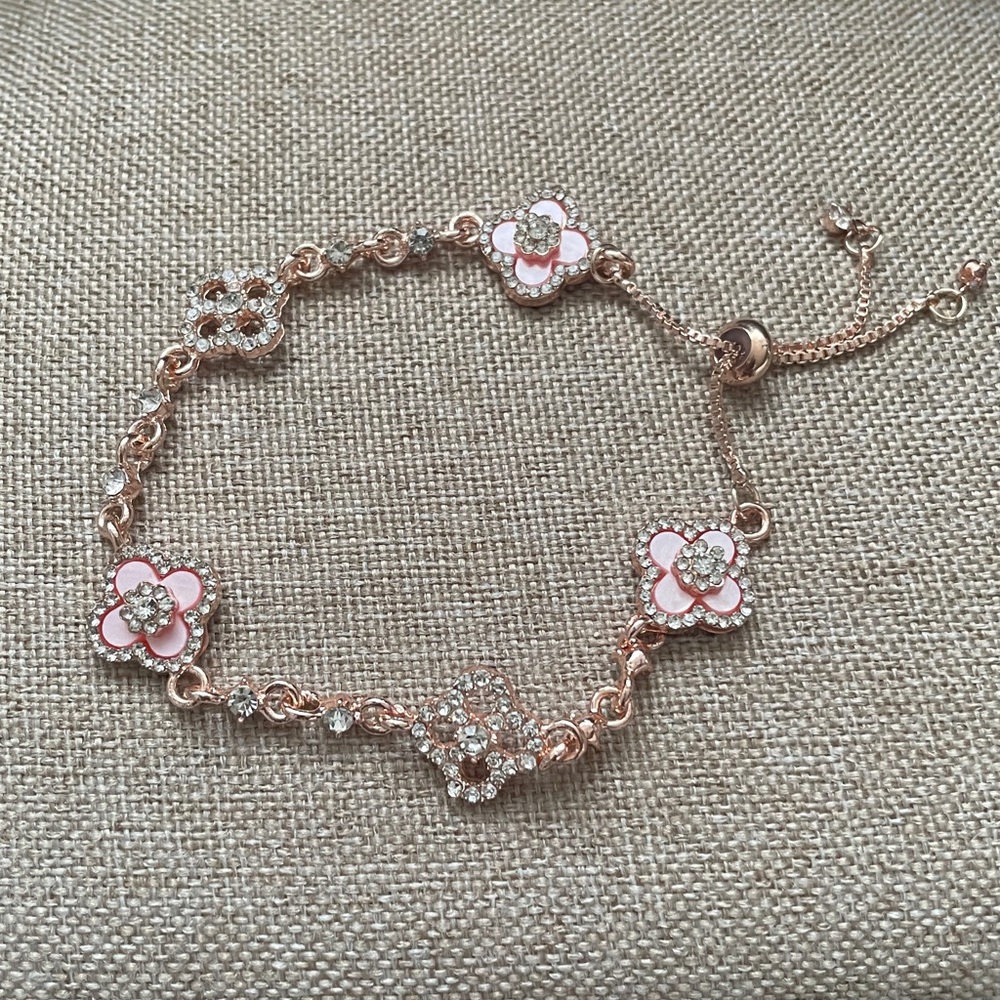 ✨🎉🎉Rose Gold Bling Pink Flower Slider Bracelet✨NEW